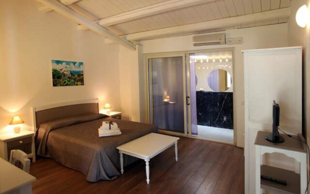 Mothuq Garden House