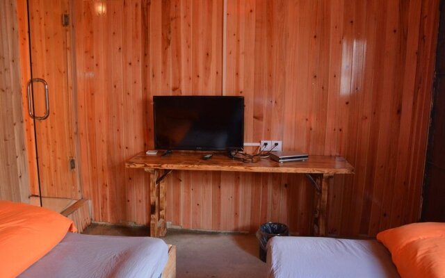 Shangri La Gold Year Youth Hostel