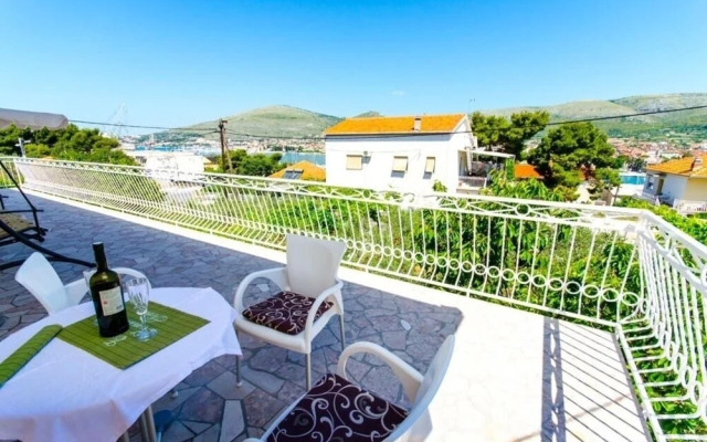 Iva - 150m From the Beach - SA4 More