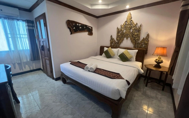 Pha Thai House