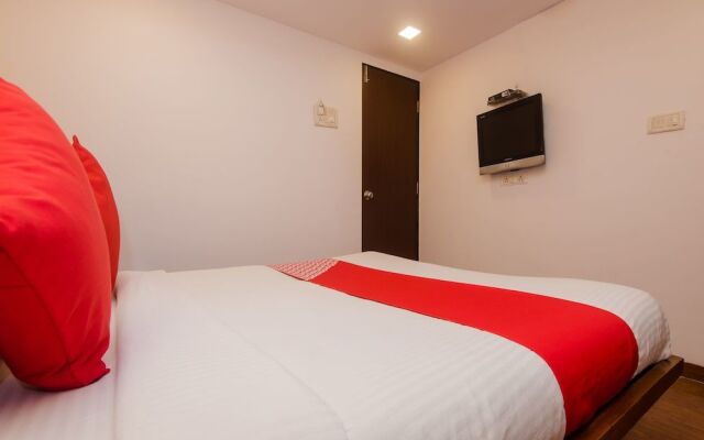 OYO 13470 Hotel Symphony House