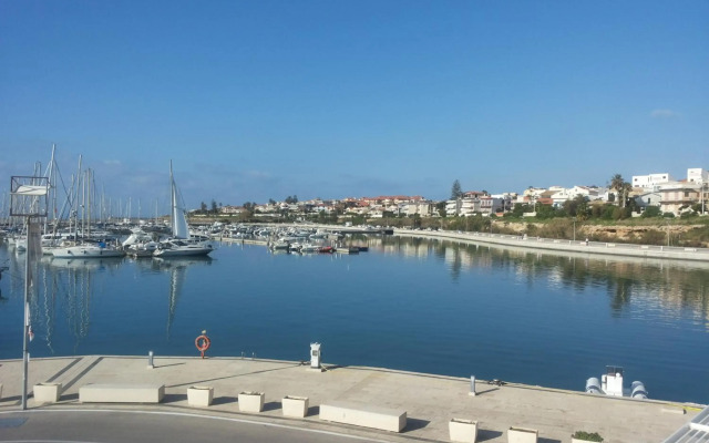 Acacia Marina