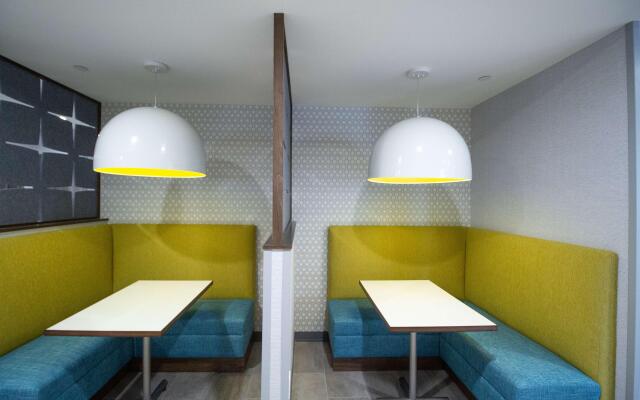 Hampton Inn & Suites North Attleboro