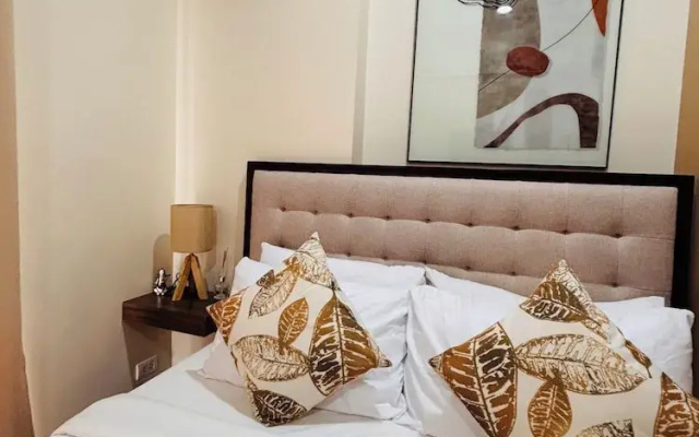 A Dreamy & Elegant Studio