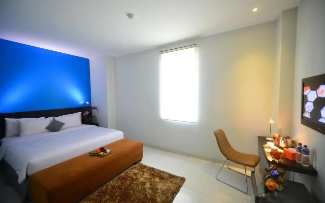 J hotel