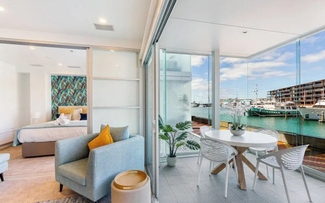 Beautiful Harbour View Apartment