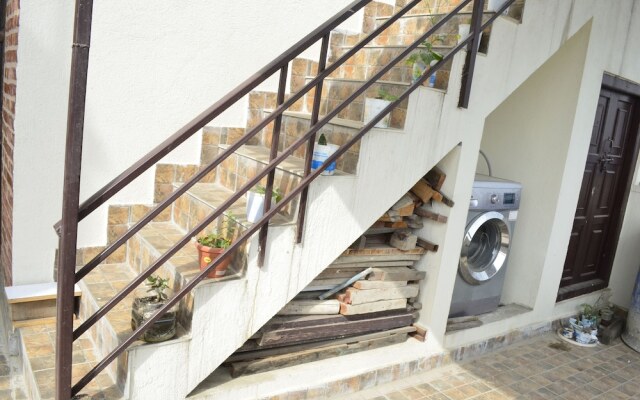 Tanani Newa Home