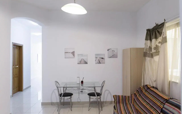 Stunning 4 Bedroom Apart. Near Balluta Bay