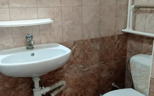 Уютный дворик на Толстого