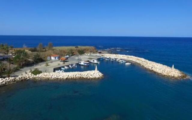 Happy Trails Pomos Panoramic Villa