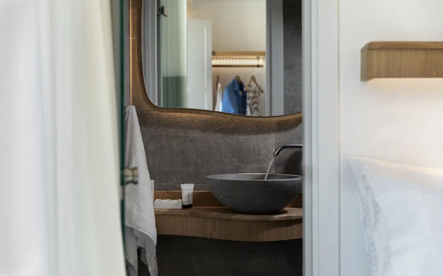 Alafropetra Luxury Suites