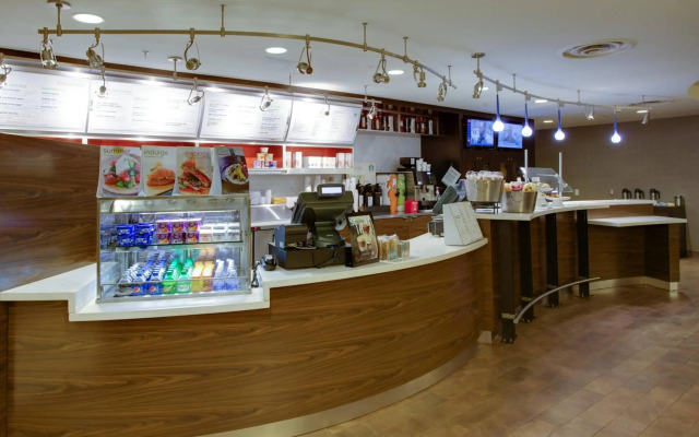 Courtyard by Marriott Republic Aprt Long Island/Farmingdale