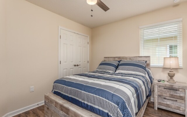 Holly Village-RU1070