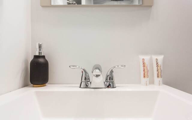 Juniper Mist - Modern 1 Bdr in Downtown