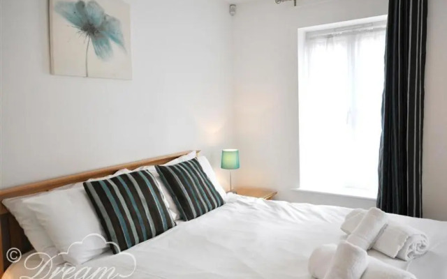 Admiral's Quarter Apartment 4