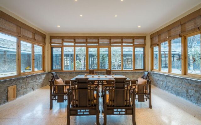 Wuhua Yishu Shouzhuo Park