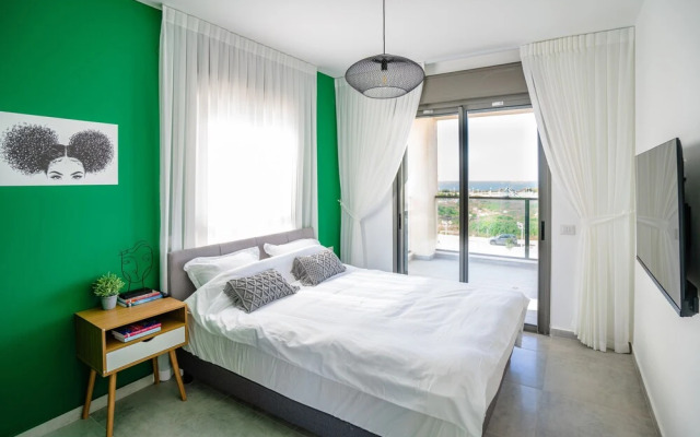 Panoramic Seaview Balcony Escape by Sea N Rent