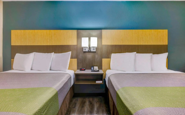 Studio 6 Lenexa, KS - Overland Park