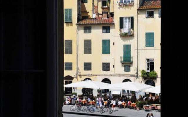 Apartment Piazza Anfiteatro Lucca