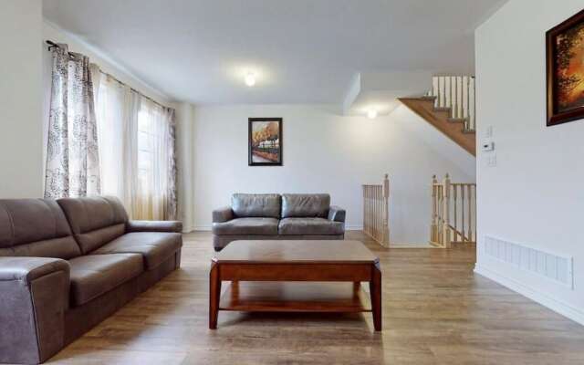 Elegant 3-bedroom House - Bowmanville