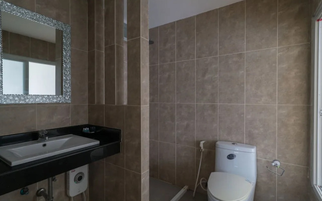 GoldStone Residency Patong , Phuket
