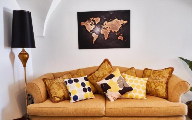Equorum Prospectus 1 - OSTUNI CENTRO - Guest House