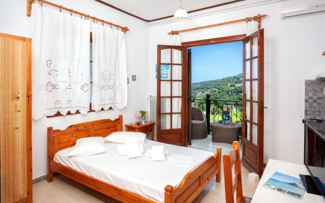 Paradeisos Double Room With Balcony 2