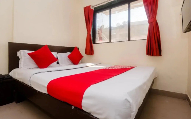 OYO 23285 The Diplomat Lodging