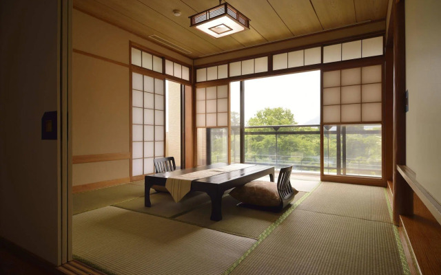 Hakone Mori no Seseragi