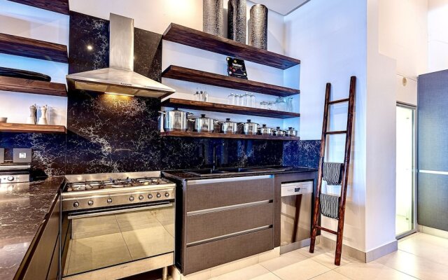 YOLO Spaces – The White House Boutique Villa