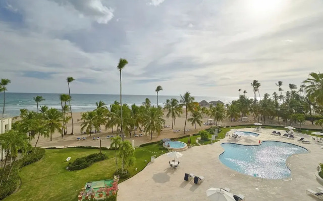 Beachfront Condo in Juan Dolio Sleeps 6