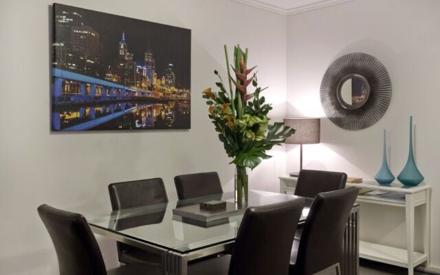 Bayviews Apartment