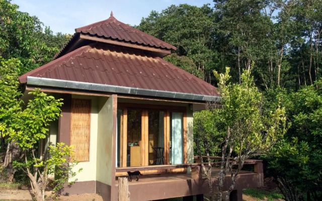 Tawan Riverside - Elephant Resort