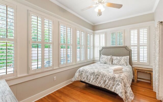 Heart of Fredericksburg w/Pool,Hot-Tub&Grill