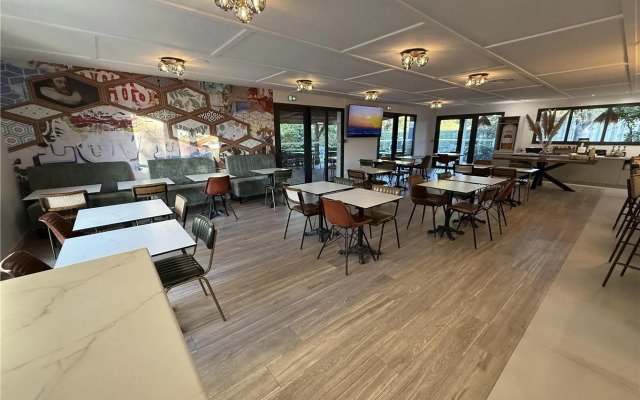 Kyriad Marseille - Vitrolles Aéroport