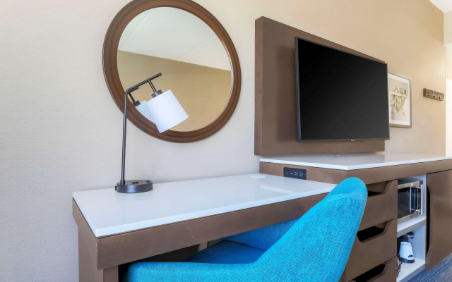 Hampton Inn & Suites Pittsburgh-Downtown