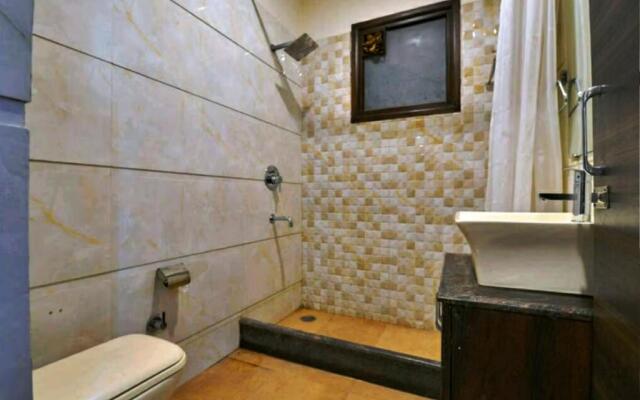 Hotel Royals Grand Galaxy