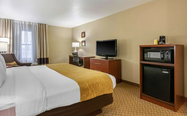 Comfort Inn & Suites Springfield I-44