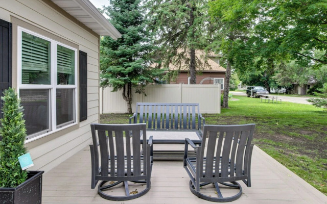 Stylish 'crosby Cottage' - 1 Mi to Serpent Lake!