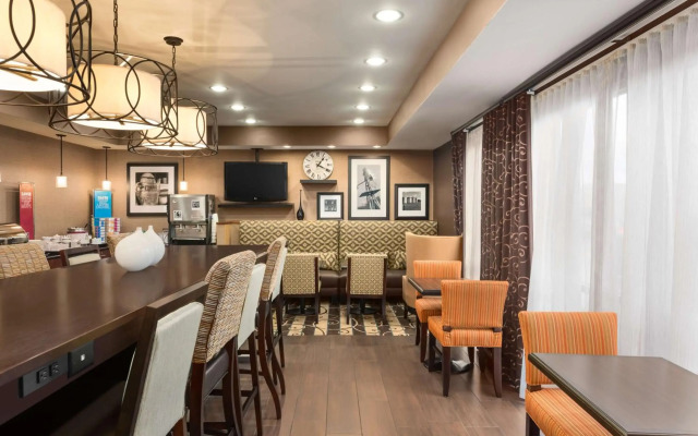 Hampton Inn Wichita-East