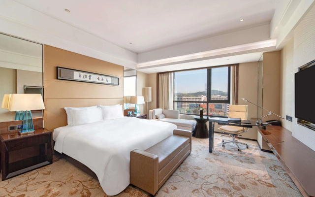 Swissôtel Guangzhou Hotel – Guest Rooms – Guangzhou