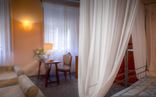 Palazzo dal Borgo Hotel