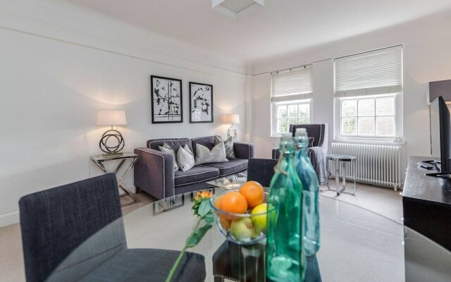 1 Bedroom Apartment in Chelsea - 43