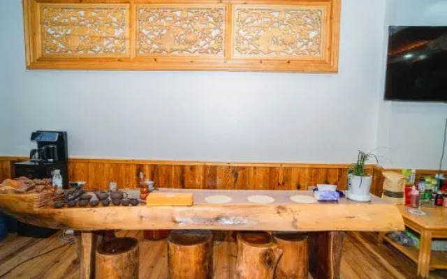 Dali Ershang Huakai Seaview Inn