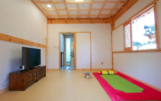 Wiyeonjae Hanok Stay
