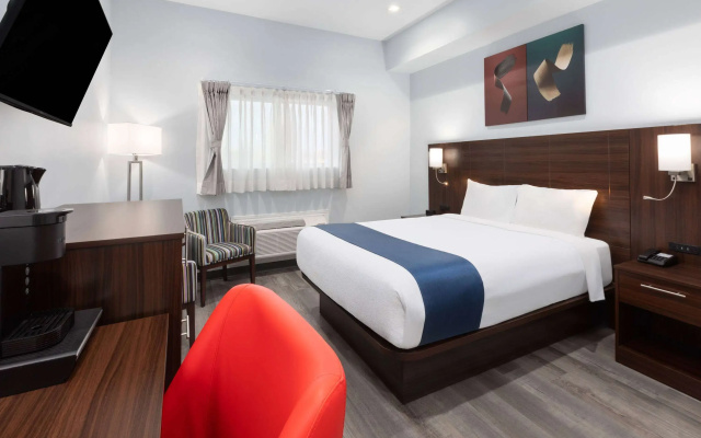 Travelodge by Wyndham Cochrane Ontario