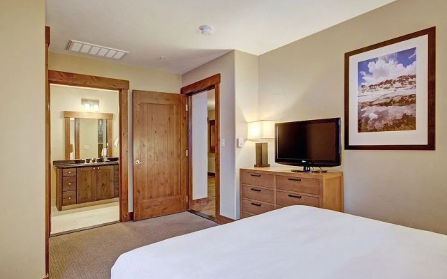 One Ski Hill Place S8309