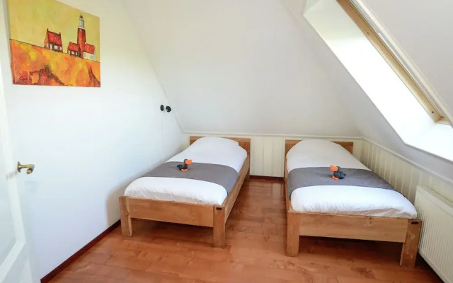 Lovely Holiday Home in Texel near Sea