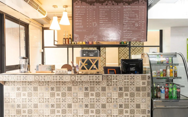 Greenview Ekkamai 10 by OYO Rooms