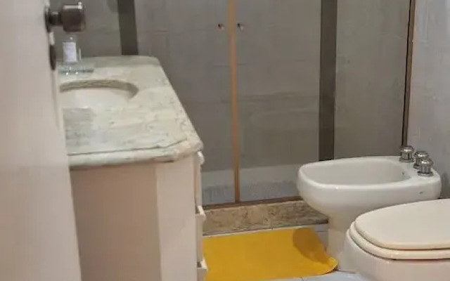 2 quartos com garagem ao lado do metrô